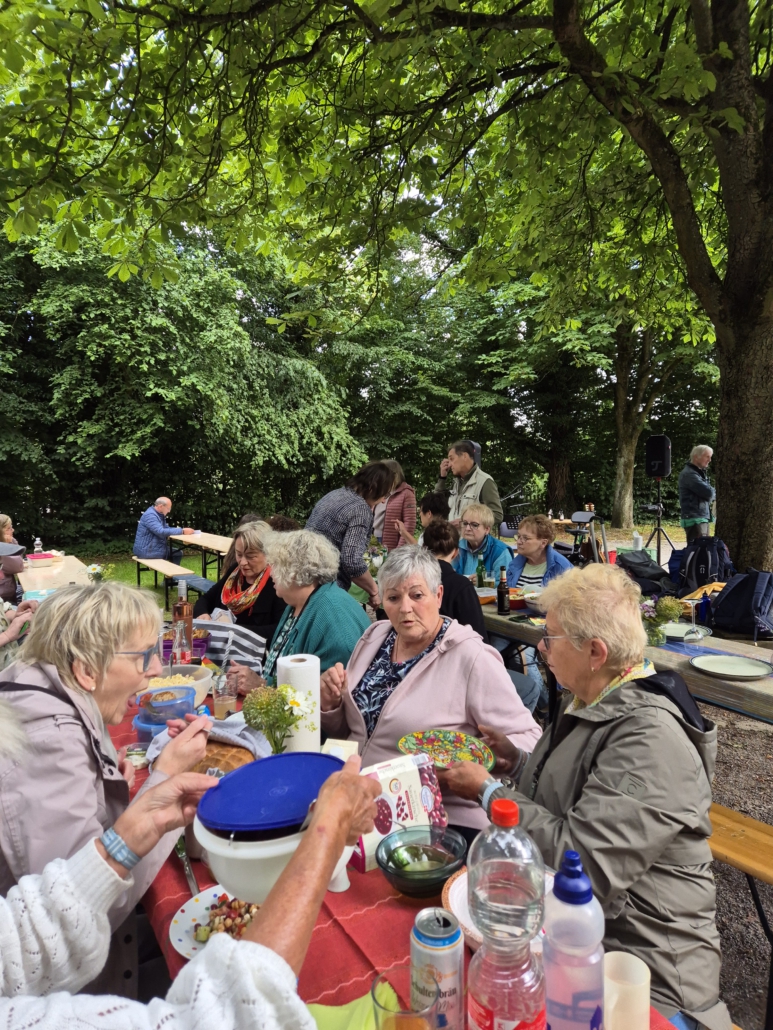1000010542 Lange Tafel 2026